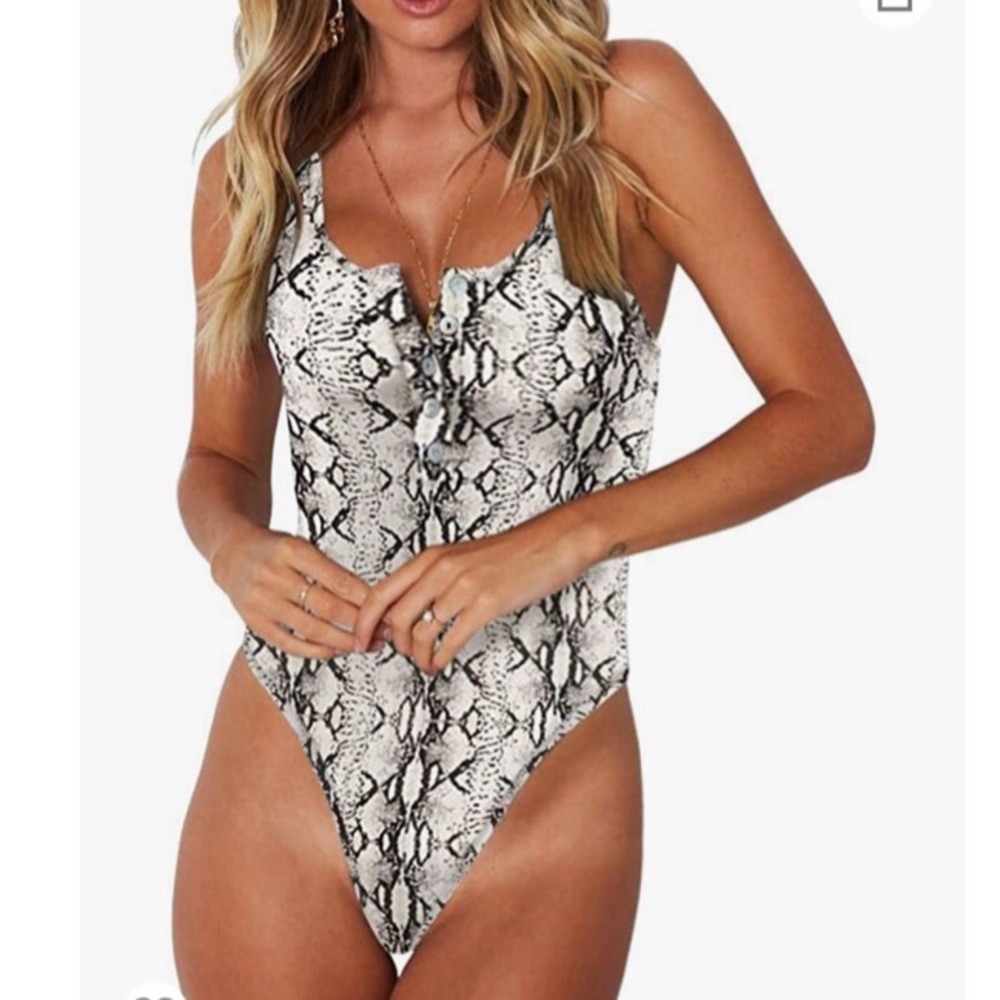 Scoop Neck Racerback bodysuit